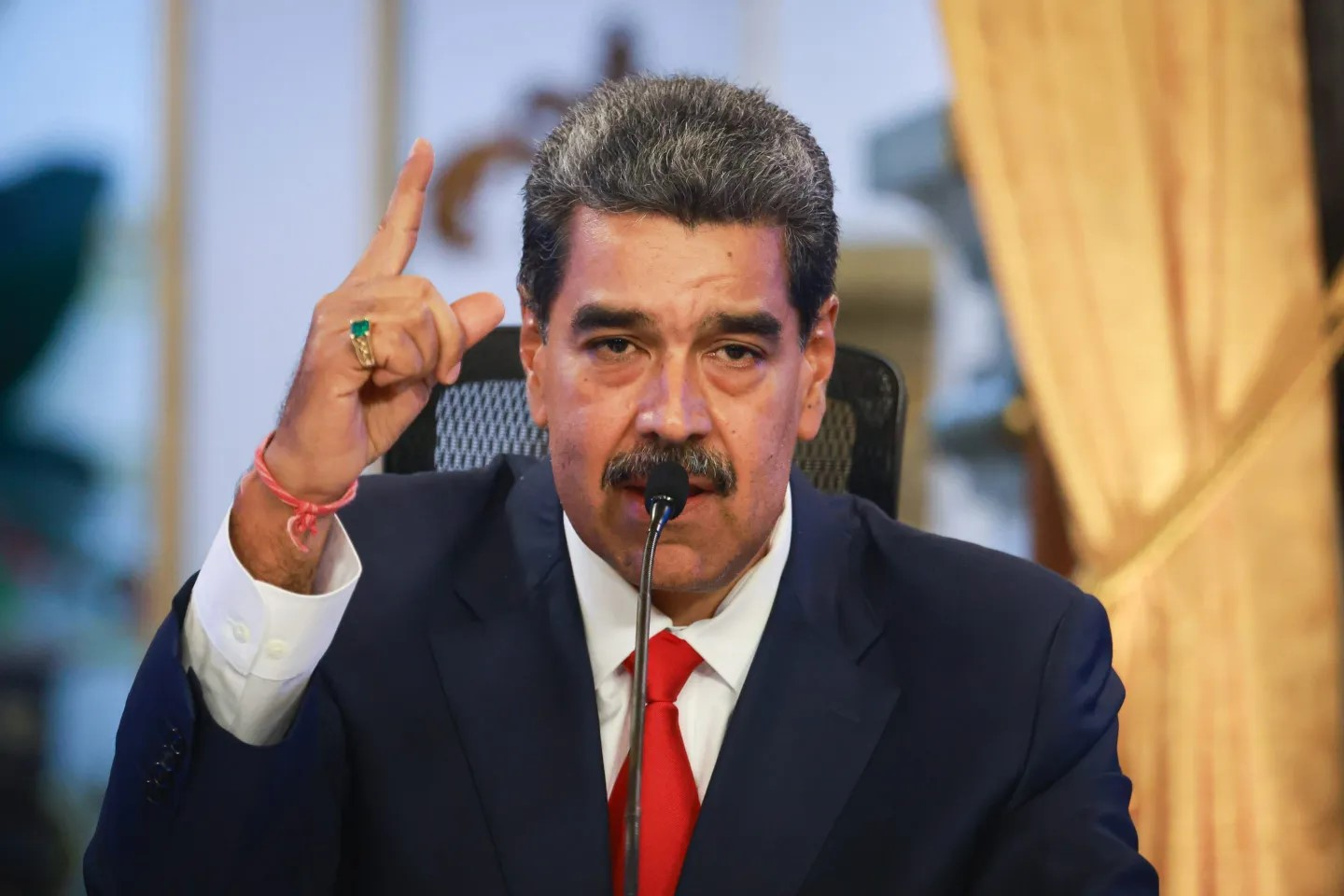 Venezuela despliega fuerzas en zonas populares ante presencia militar de EE. UU. 5