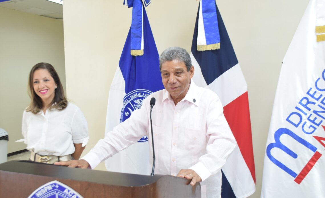 UASD Recinto Santiago inaugura exposición itinerante “80 Años. Una Historia. Primer Picazo Monumento a los Héroes de la Restauración” 5 La UASD Santiago inauguró la exposición itinerante “80 Años. Una Historia”, en honor al Monumento a los Héroes de la Restauración, abierta hasta el 16 de noviembre.