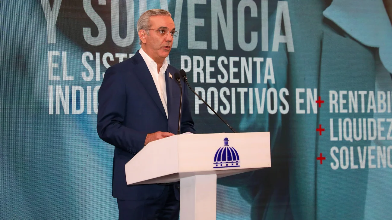 Abinader resalta la fortaleza del sistema financiero dominicano con activos superiores a RD$4 billones 5 Abinader resalta la estabilidad del sistema financiero dominicano con activos que superan los RD$4 billones.