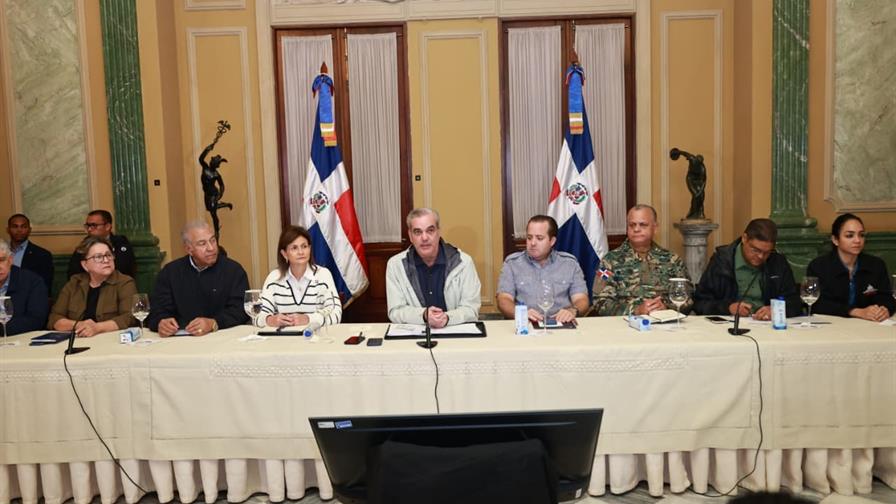 Gobierno dispone retorno a la normalidad tras el paso del huracán Melissa 9 El Gobierno dominicano ordena volver a la normalidad tras el paso del huracán Melissa, salvo en cuatro provincias en alerta roja.