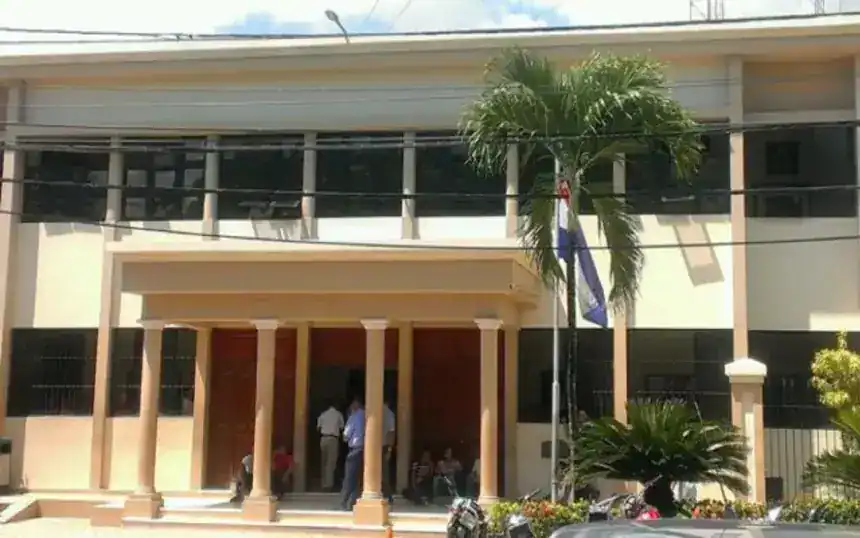 Detienen en Verón a madre por presunto abuso reiterado contra su hija de cinco años 12 Detienen en Verón a madre por presunto abuso reiterado contra su hija de cinco años