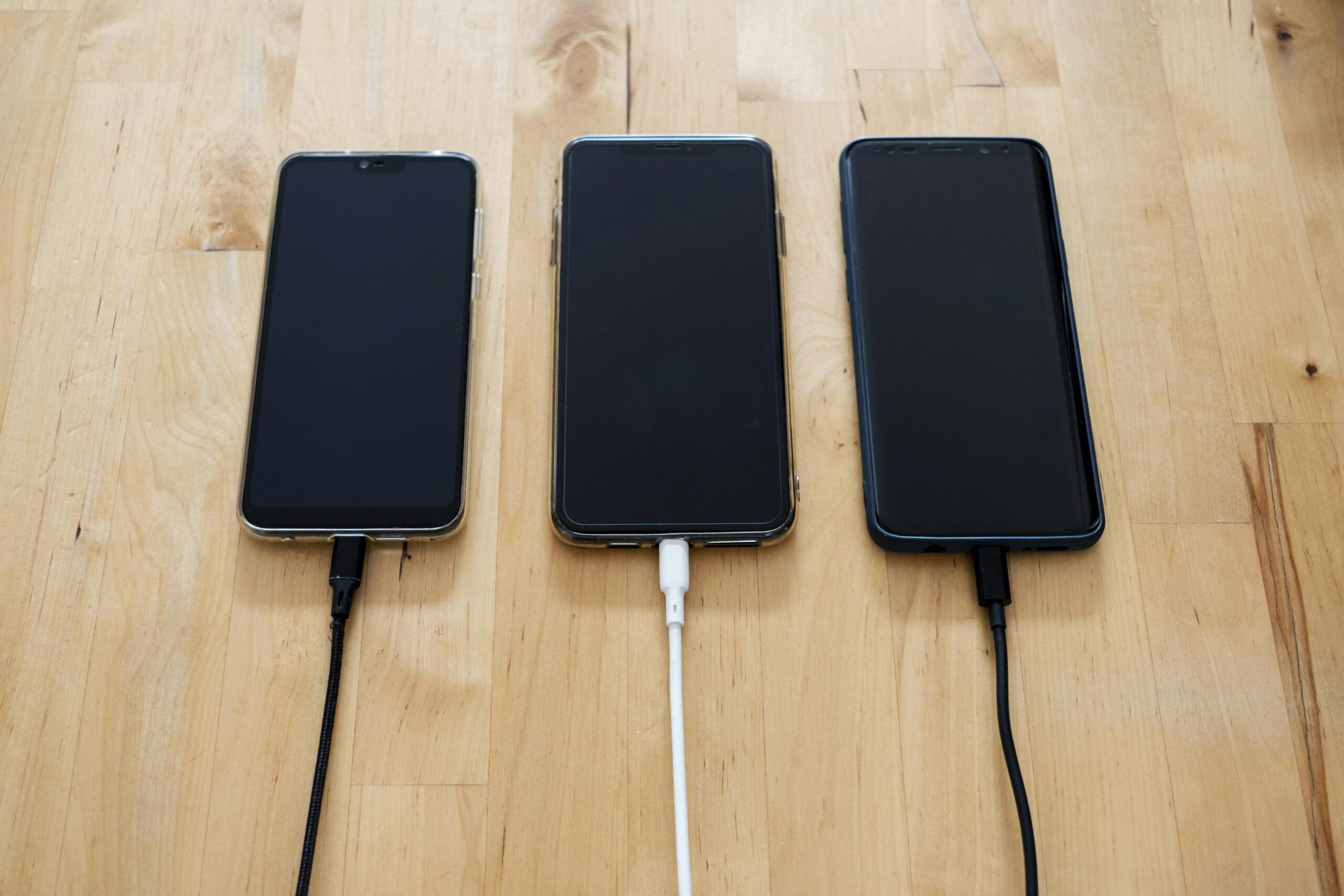 Por qué no deberías cargar tu celular durante la noche, según un experto 5