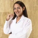 La fiebre no es una enfermedad, sino un síntoma que requiere atención, a veces con urgencia 2 La fiebre es un síntoma, no una enfermedad. Conoce cuándo es una urgencia, sus causas en niños y los errores comunes en su manejo según la pediatra Cynthia Troncoso de Hospiten.