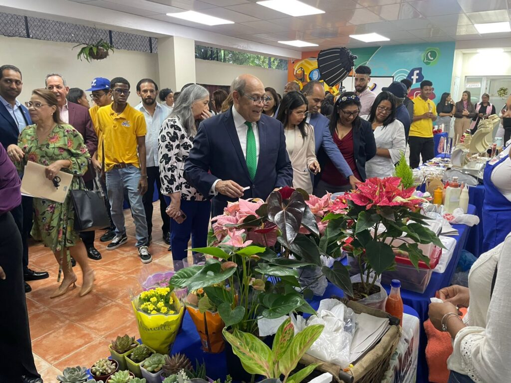 INFOTEP da inicio a la Semana Global de Emprendimiento con una amplia agenda formativa en todo el país 4 INFOTEP da inicio a la Semana Global de Emprendimiento con una amplia agenda formativa en todo el país