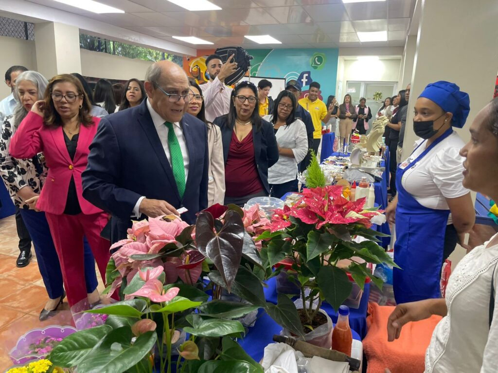 INFOTEP da inicio a la Semana Global de Emprendimiento con una amplia agenda formativa en todo el país 7 INFOTEP da inicio a la Semana Global de Emprendimiento con una amplia agenda formativa en todo el país