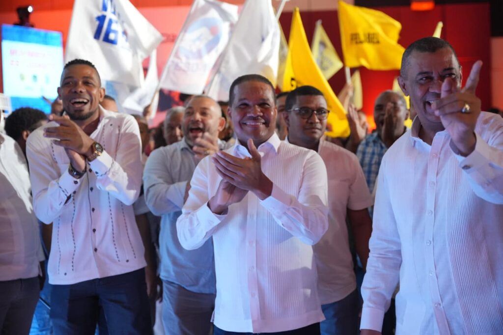 Cinco movimientos estudiantiles apoyan a Radhamés Silverio para la rectoría de la UASD