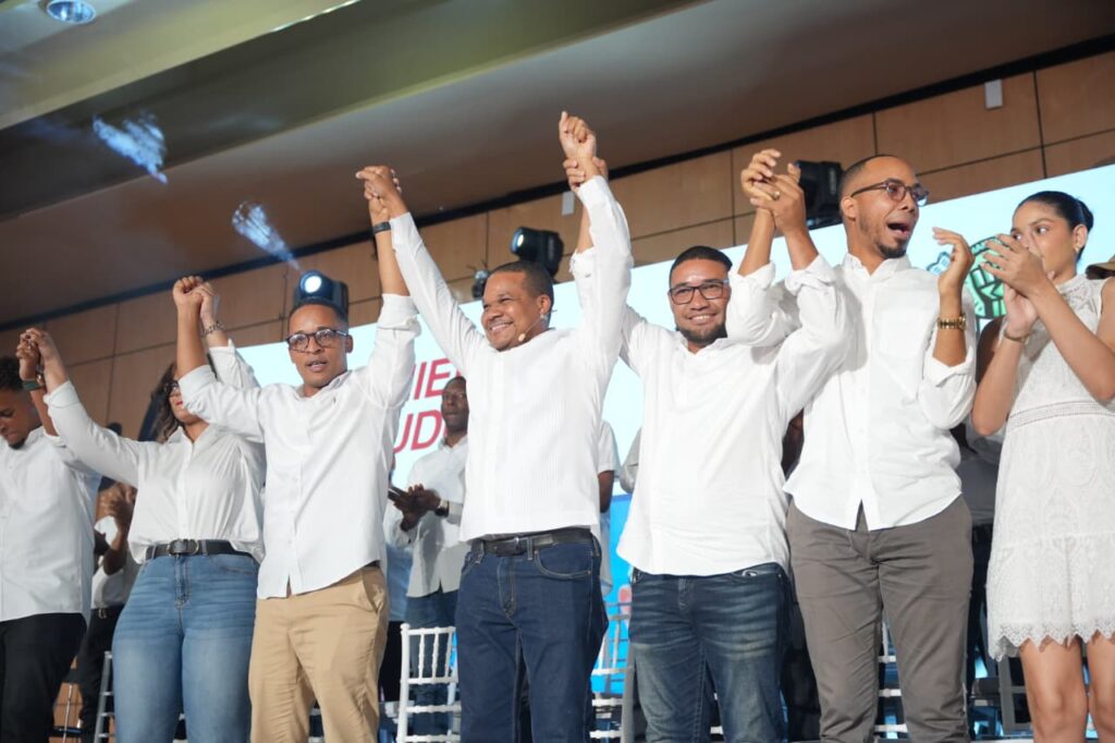 Cinco movimientos estudiantiles apoyan a Radhamés Silverio para la rectoría de la UASD