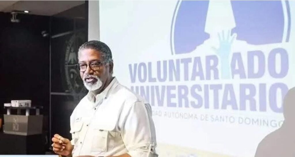 El Voluntariado Universitario de la UASD saluda la creación del programa "Agentes al 100" del MINERD. Descubre cómo esta iniciativa fomenta los valores, el liderazgo juvenil y la participación estudiantil en la educación dominicana para una ciudadanía más consciente y solidaria.