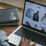 Expertos de SISAP alertan sobre nuevas modalidades de fraude en línea durante el Black Friday y la temporada navideña 2025, impulsadas por el uso de inteligencia artificial. Conoce las recomendaciones clave para comprar de forma segura y proteger tu identidad digital.