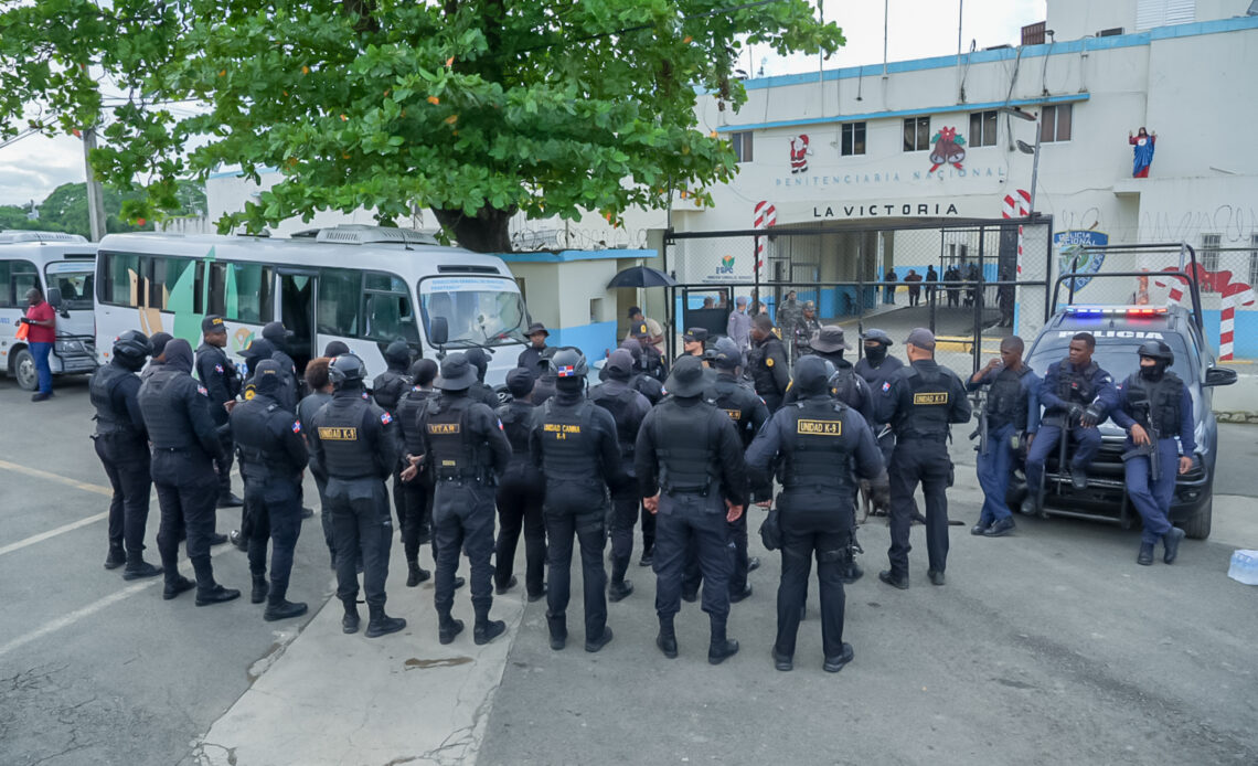 Traslado de internos de La Victoria avanza hacia el nuevo centro Las Parras