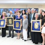 La UASD exaltó a tres destacadas maestras de la Facultad de Artes a la categoría de Profesor Meritísimo, reconociendo su trayectoria, contribución académica y compromiso con la formación de nuevas generaciones. La ceremonia se realizó en el marco del 25 aniversario de la Facultad de Artes.