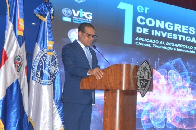 UASD inaugura primer congreso sobre nuevos modelos de negocios 1 La UASD inauguró el Primer Congreso de Investigación Aplicada al Desarrollo de Nuevos Negocios, con la participación de la vicepresidenta Raquel Peña y autoridades académicas, destacando el papel de la innovación, el emprendimiento y la inteligencia artificial en la educación superior dominicana.