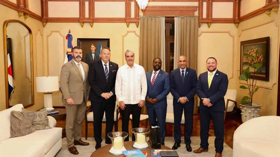 Delegación de la DEA reconoce a Abinader por cooperación antidrogas