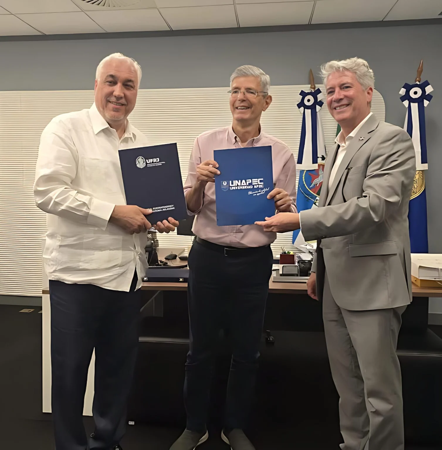 Unapec y UFRJ formalizan alianza académica con enfoque en innovación y sostenibilidad