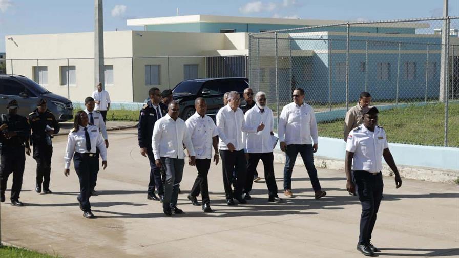 Inauguran primera etapa del penal Las Parras con capacidad para 2,400 internos 8 Inauguran primera etapa del penal Las Parras con capacidad para 2,400 internos