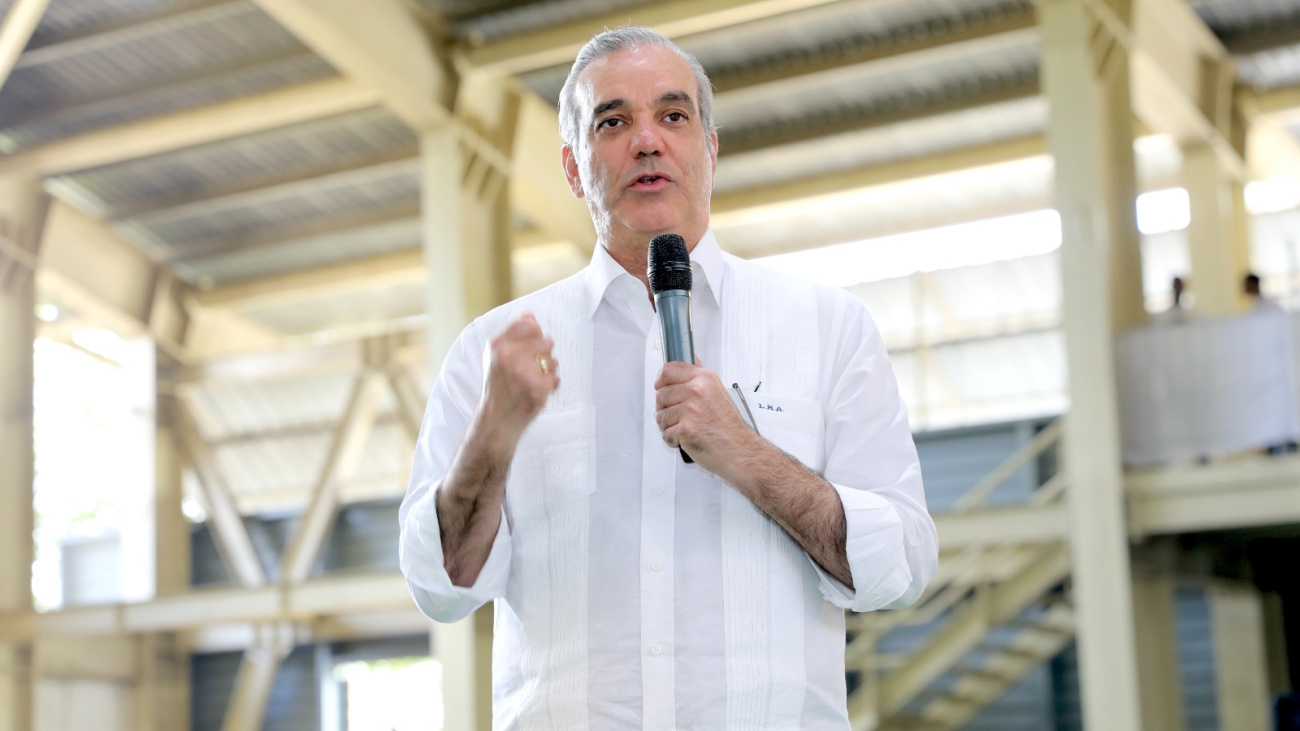 El presidente Luis Abinader reiteró que en su gobierno no existe espacio para la corrupción ni la impunidad, destacando que la investigación en SeNaSa fue enviada al Ministerio Público y que se actuará con firmeza para recuperar los recursos y someter a los responsables.