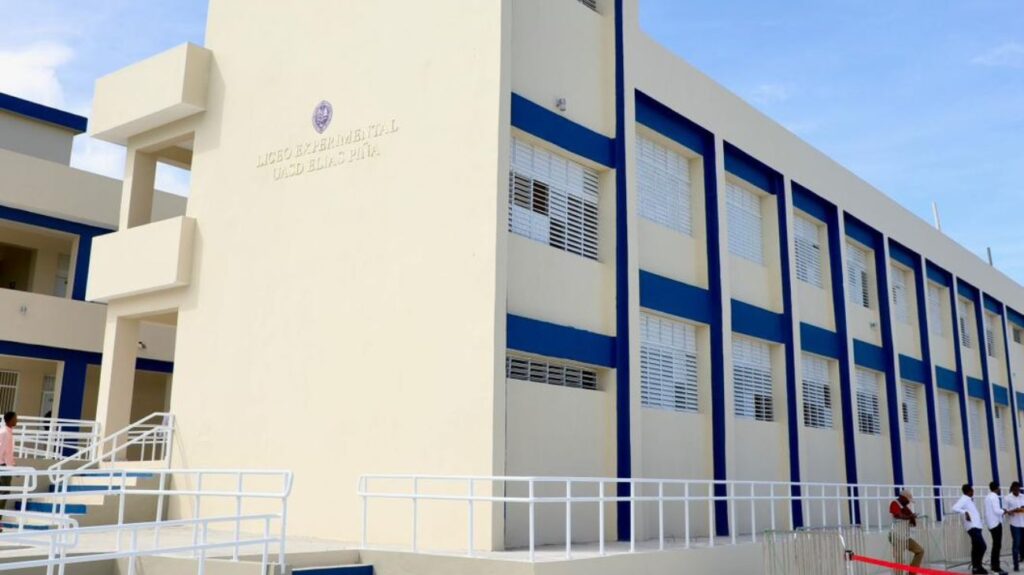 Presidente Abinader inaugura Liceo Experimental UASD en Elías Piña, tras de 12 años paralizado