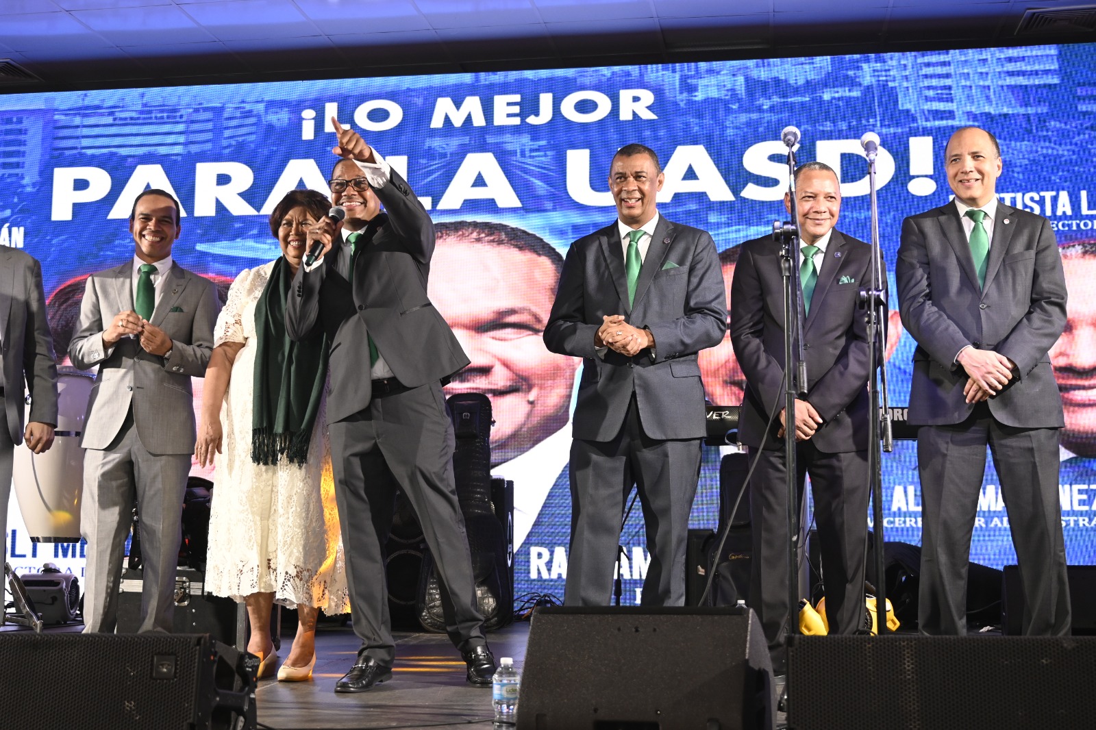 Radhamés Silverio ofrece tradicional fiesta a servidores académicos y administrativos de la UASD