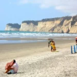 Ataque armado en playa turística de Ecuador deja seis muertos