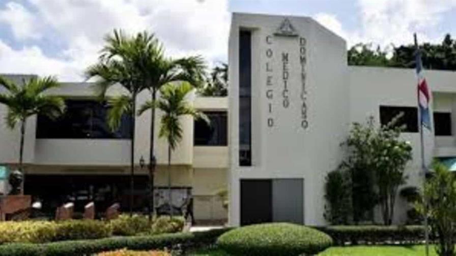 Médicos activos recibirán último tramo de aumento salarial en enero de 2026