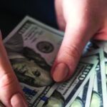 Nuevo impuesto del 1% afecta remesas físicas desde EE. UU.