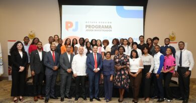 El Ideice dejó inaugurada la octava versión del Programa Joven Investigador con 30 nuevos participantes que desarrollarán estudios sobre distintas áreas del sistema educativo dominicano, fortaleciendo la investigación y la calidad educativa en el país.