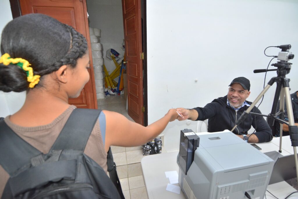 UASD inicia proceso de carnetización institucional en la Sede Central 4 UASD inicia proceso de carnetización institucional en la Sede Central