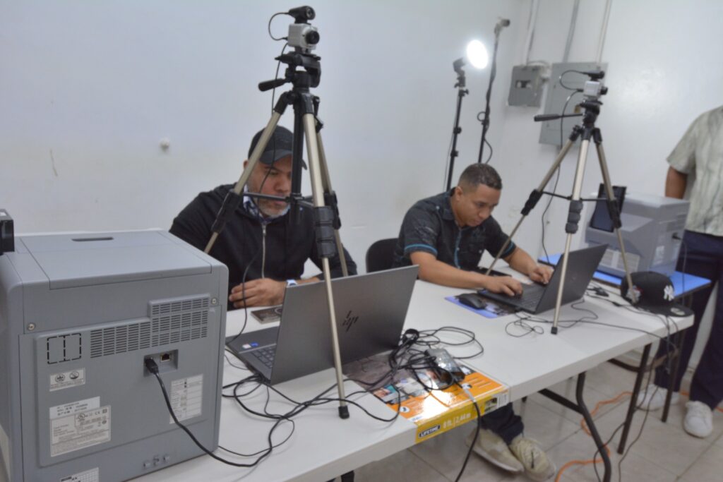 UASD inicia proceso de carnetización institucional en la Sede Central 3 UASD inicia proceso de carnetización institucional en la Sede Central