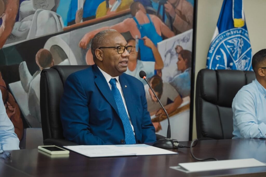 Rector Editrudis Beltrán exhorta a estudiantes de a soñar en grande y aprovechar oportunidades de la UASD