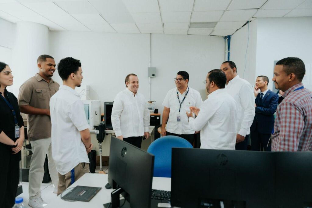 Gobierno impulsa primera generación de docentes en IA tras alianza estratégica con NVIDIA