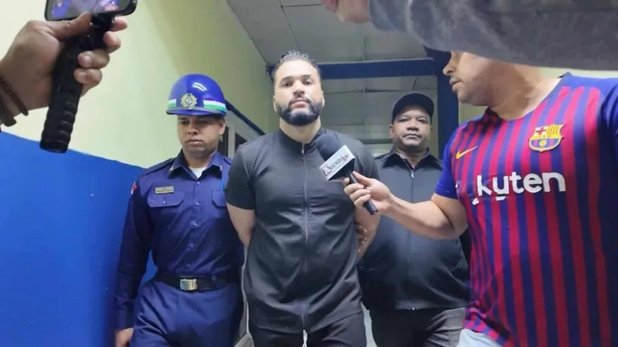 Médico detenido por agresión sexual describe sonografía pélvica