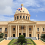 Presidente Abinader condecoró a agente dominicano de la DEA en 2024 2 Presidente Abinader condecoró a agente dominicano de la DEA en 2024