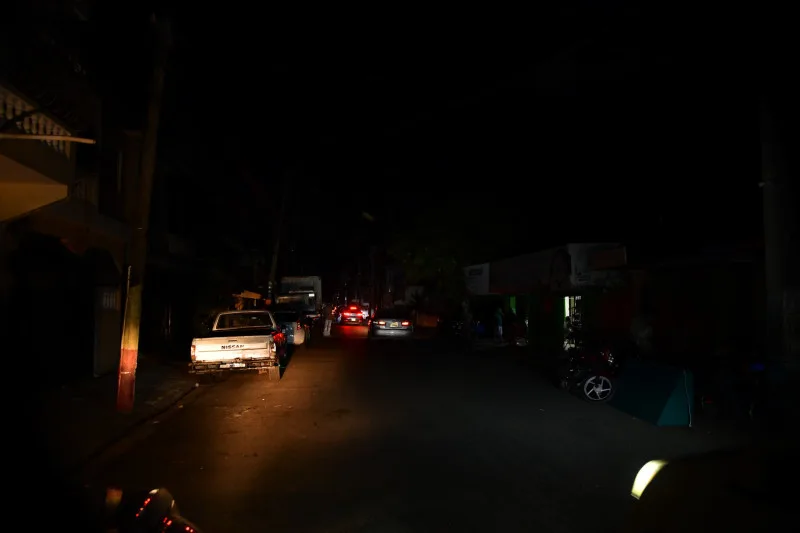 Servicio eléctrico dominicano alcanza 80% tras apagón, según ministro