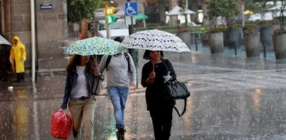 Lluvias dispersas y oleaje peligroso en la Independencia nacional