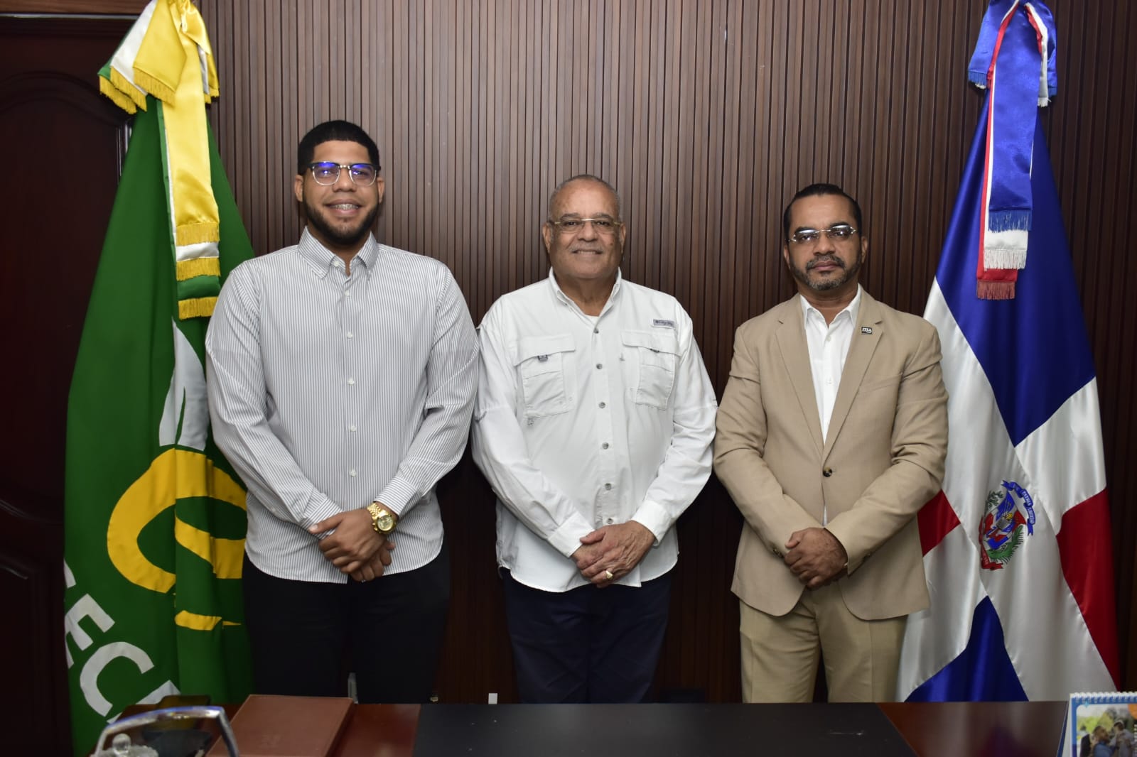 ITLA y Dirección General de Embellecimiento coordinan jornada de limpieza en sus instalaciones