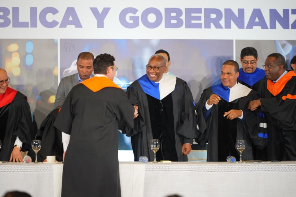 UASD e INAP gradúan primera generación de magísteres en Gobernanza Pública 3 UASD e INAP gradúan primera generación de magísteres en Gobernanza Pública