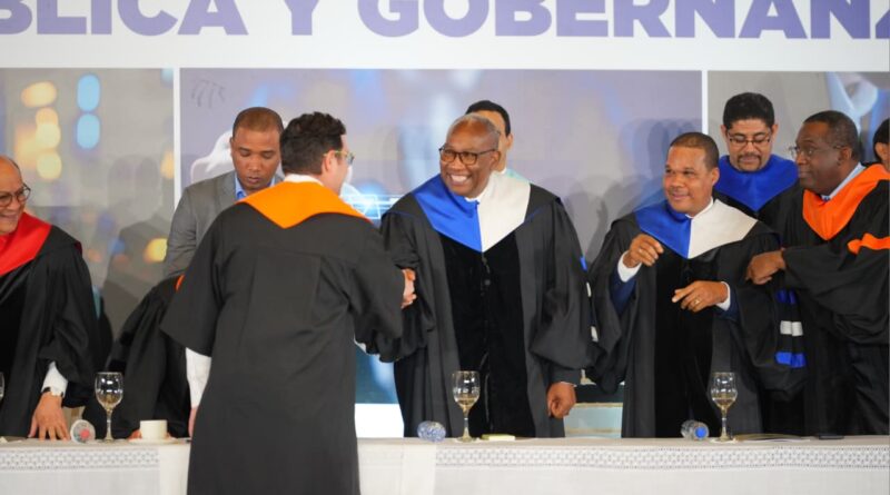 UASD e INAP gradúan primera generación de magísteres en Gobernanza Pública 1