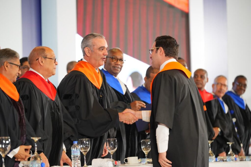 UASD e INAP gradúan primera generación de magísteres en Gobernanza Pública 2 UASD e INAP gradúan primera generación de magísteres en Gobernanza Pública