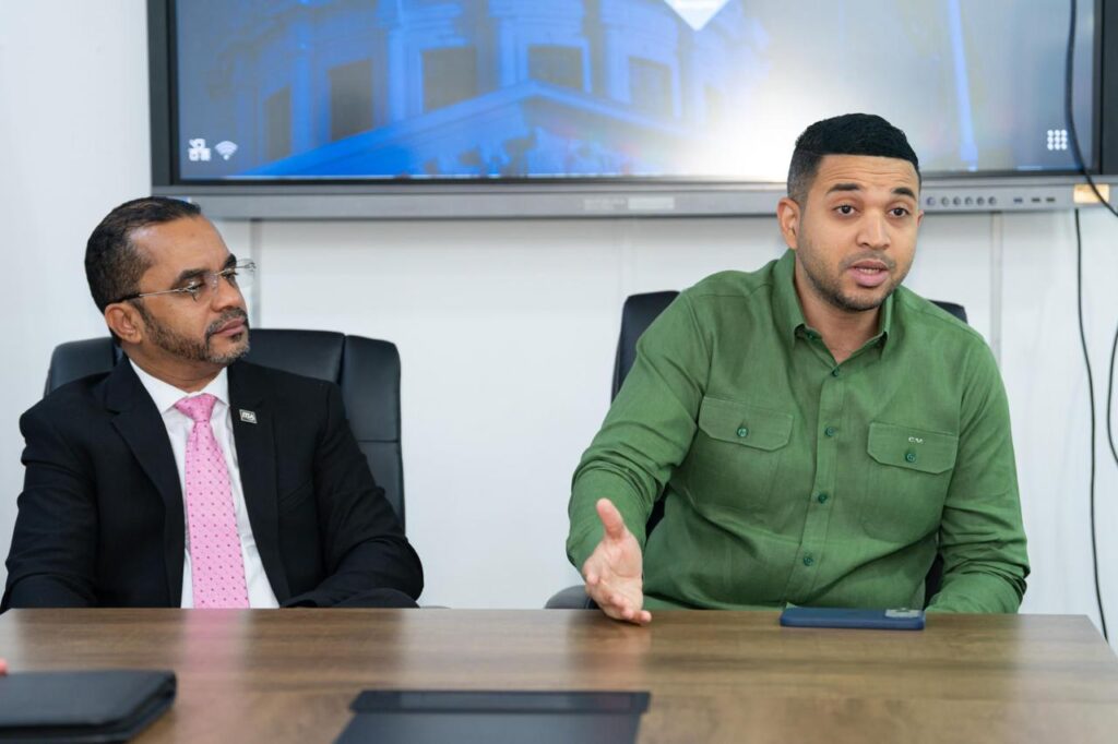 Ministro de la Juventud recibe a estudiantes del ITLA clasificados en competencia de la NASA