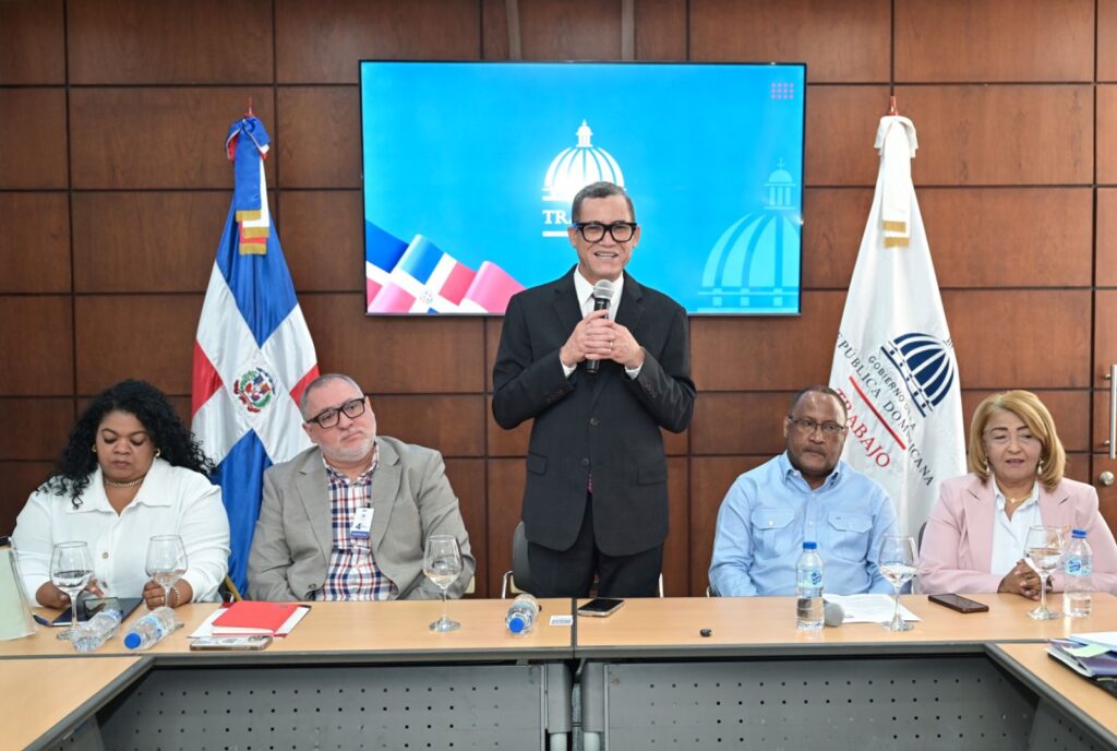Ministerio de Trabajo y UNI Américas firman memorándum por los derechos laborales en República Dominicana