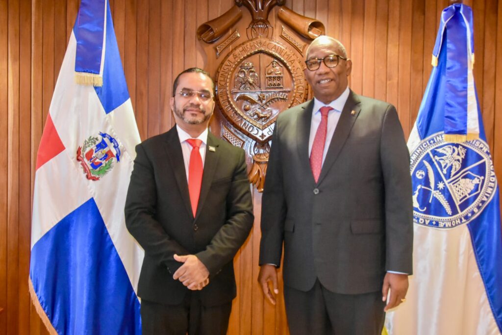 UASD e ITLA exploran acuerdo para ampliar la capacitación tecnológica