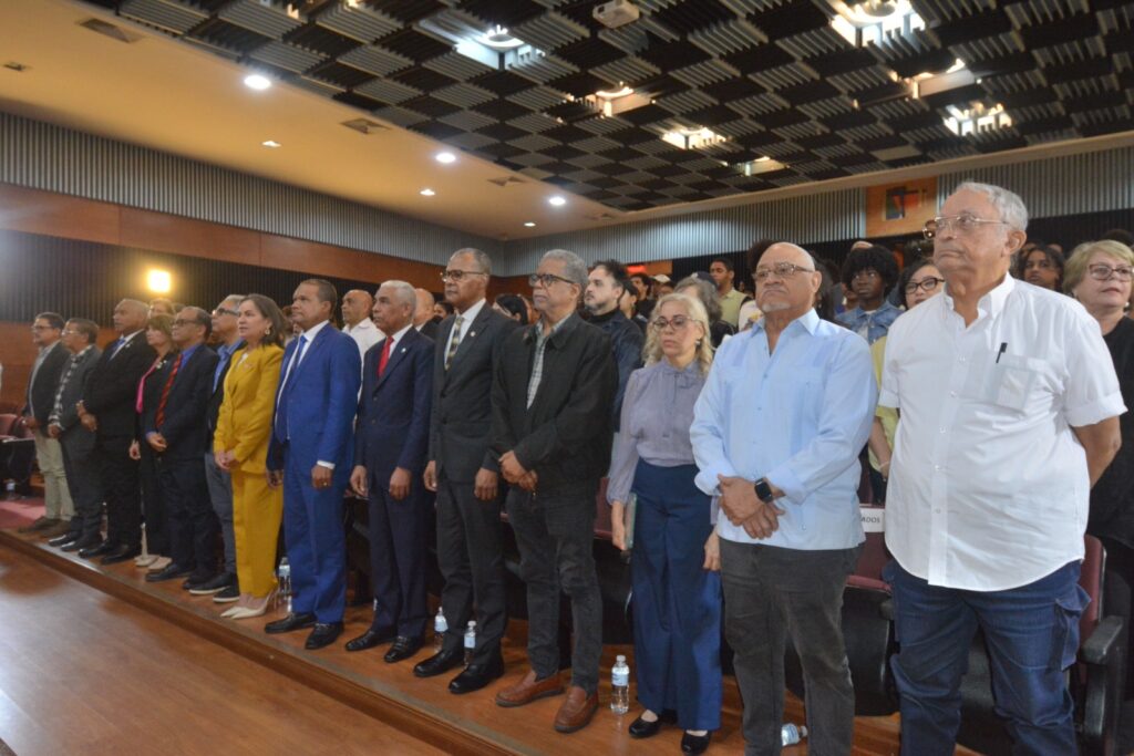 Facultad de Artes de la UASD publica revista y lanza documental 