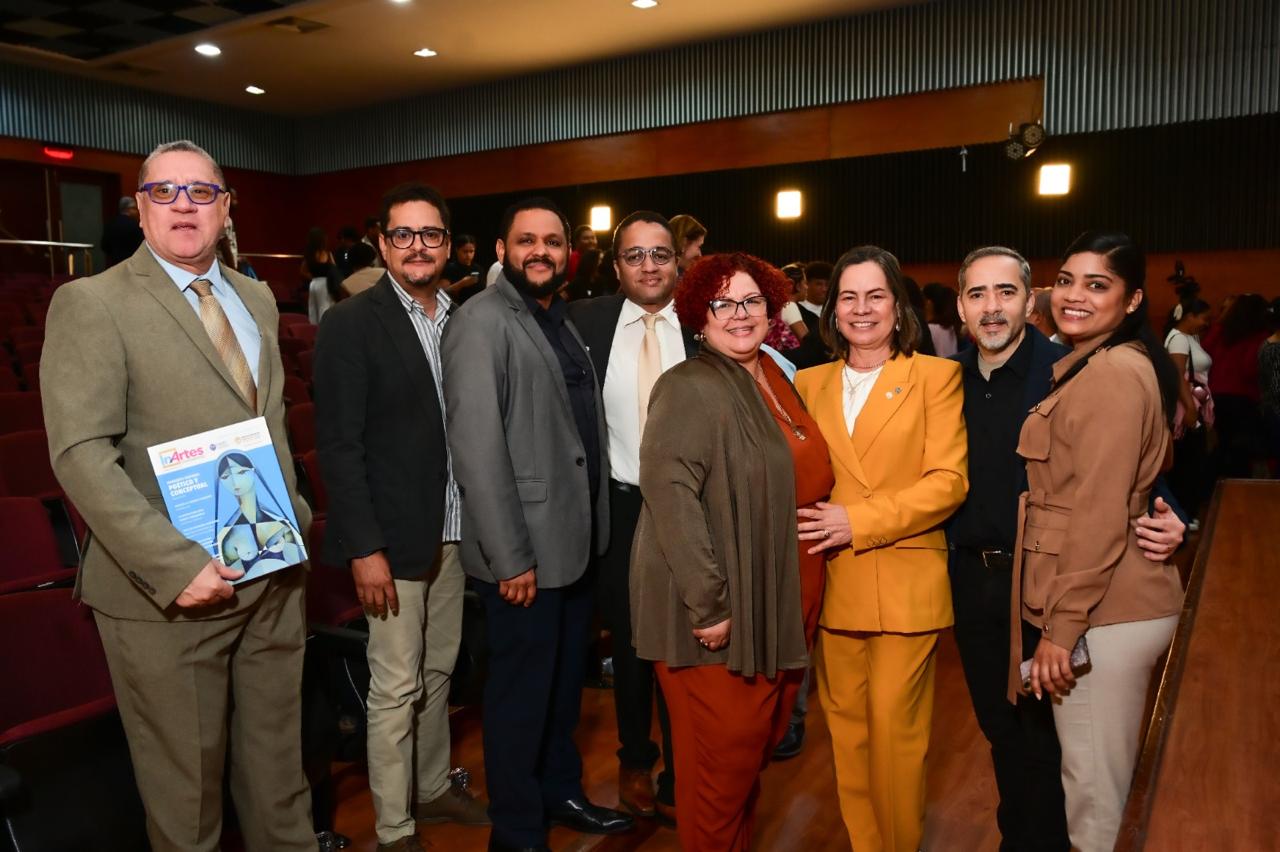 Facultad de Artes de la UASD publica revista y lanza documental 