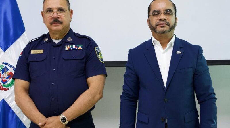 ITLA e IPES analizan acuerdo para fortalecer la formación policial con tecnología, incluyendo ciberseguridad, informática forense y programas de doble titulación.