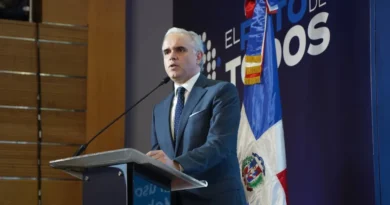 Luis Miguel De Camps representará a República Dominicana en la cumbre UNESCO de París, abordando equidad y digitalización educativa.