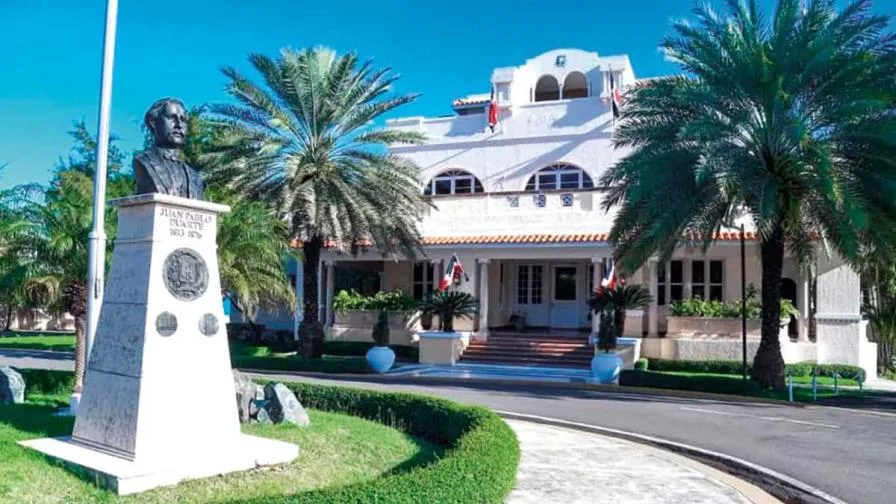 República Dominicana pide diálogo y condena ataques iraníes