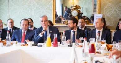 Abinader y empresarios franceses analizan inversión en RD