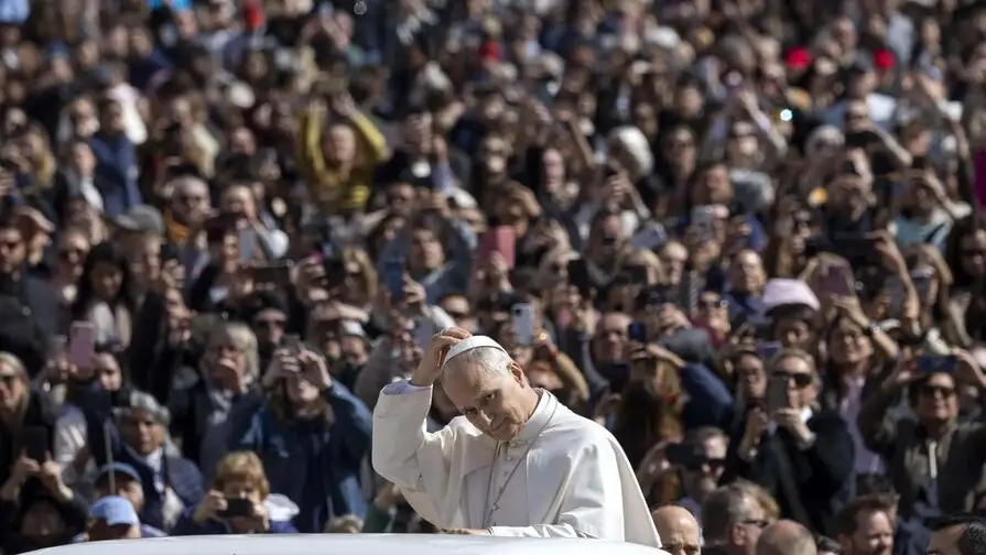 El Papa León XIV insta a jóvenes a practicar silencio y escucha