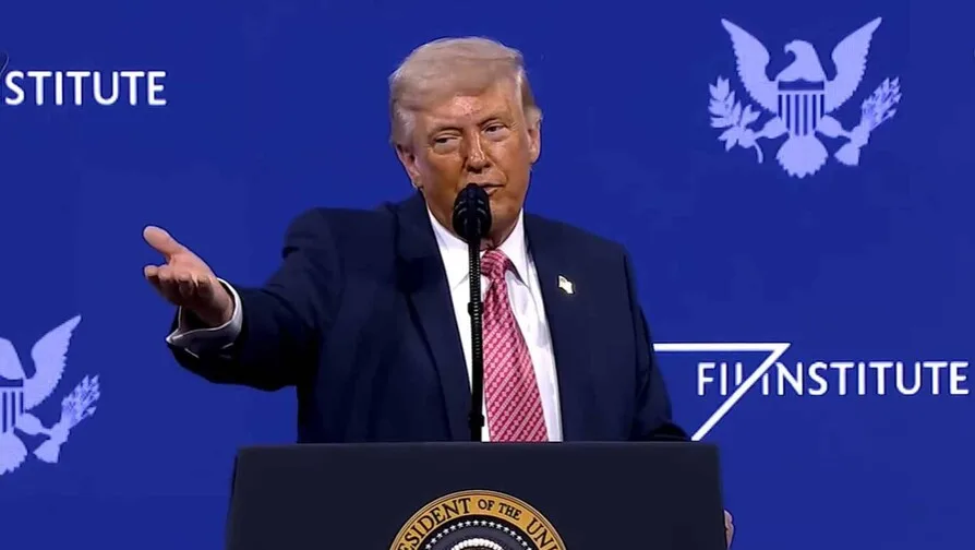 Donald Trump afirma que Cuba es la siguiente en foro de Miami