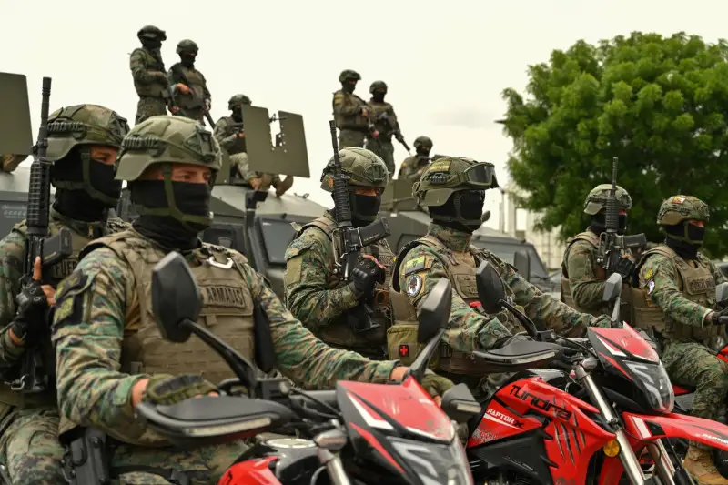 Ecuador lanza ofensiva contra narcotraficantes con apoyo estadounidense